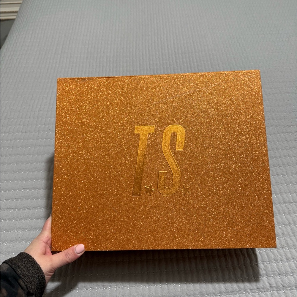 NWT- Taylor Swift TLOAS Cardigan Box Set XL/2XL - Picture 10 of 13